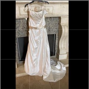Strapless Ivory Wedding Dress - BRAND NEW SIZE 10